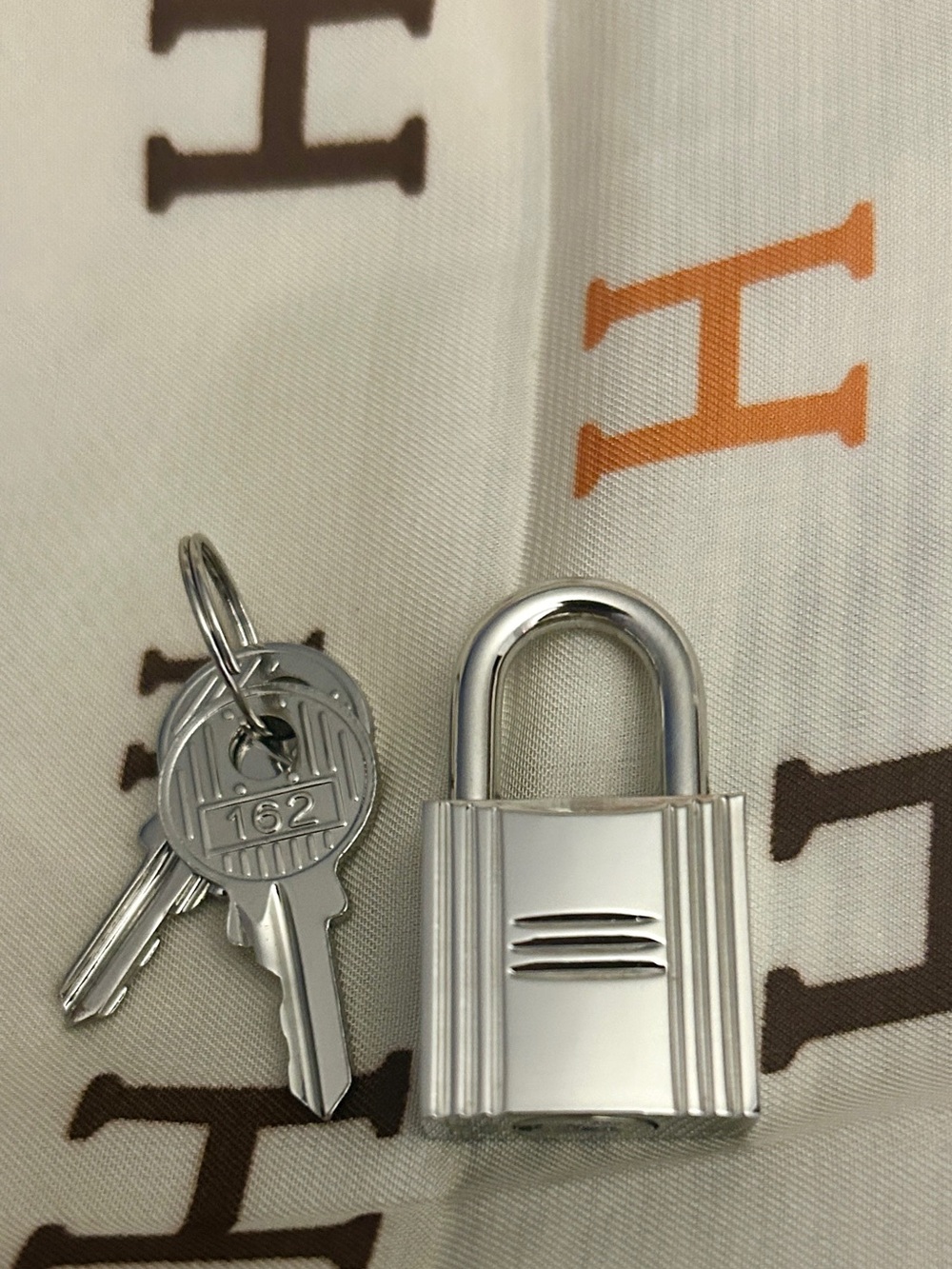 Auth HERMES Silver Cadena Padlock set! Bundled with Tote, shopper, & Scarf - Picture 14 of 16